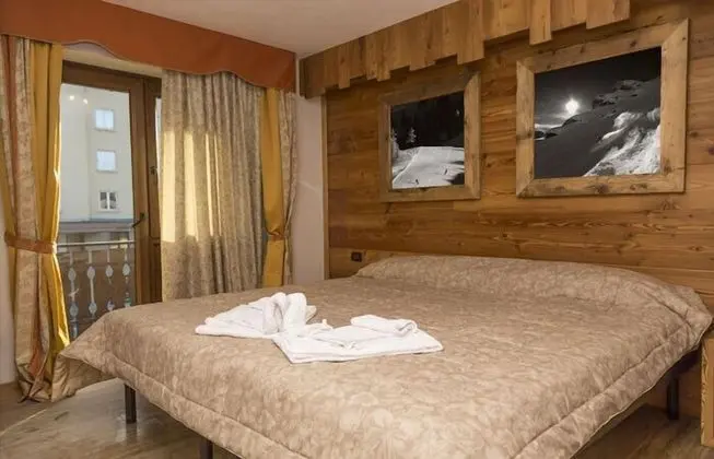 Deluxe Tek Büyük veya İki Ayrı Yataklı Oda