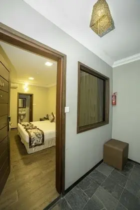 Superior Tek Büyük veya İki Ayrı Yataklı Oda