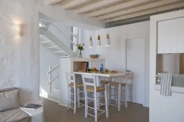 Traditional Ev, Deniz Manzaralı