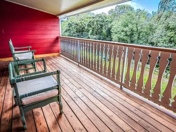 Manakin Family Suite