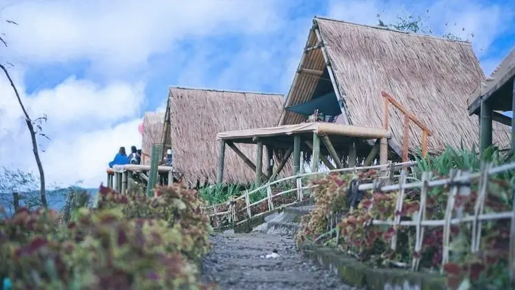 Standard Çadır, 2 Büyük (Queen) Boy Yatak, Şömine, Bahçeli