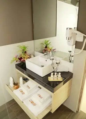 Deluxe Tek Büyük Yataklı Oda, Bahçe Manzaralı