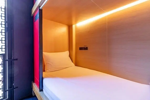 Private 4 Beds