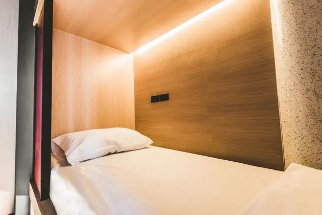 Private 4 Beds