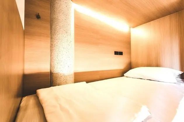 Private 4 Beds