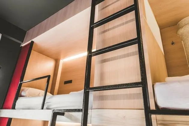Private 4 Beds