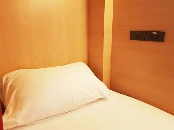 Private 4 Beds
