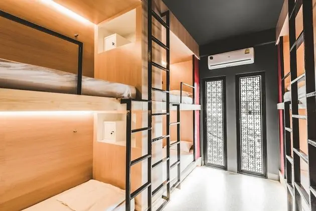 Private 4 Beds