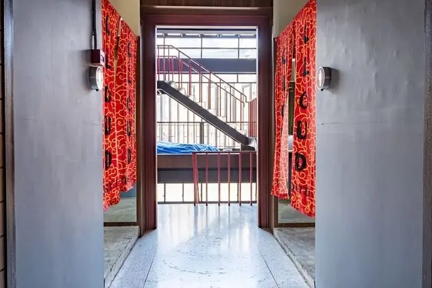 Private 8 Beds