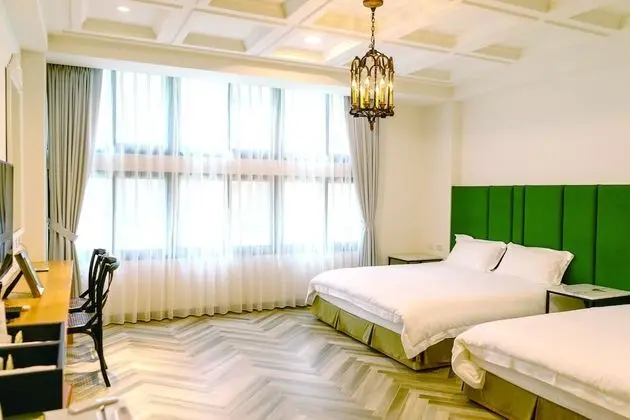 Deluxe Dört Kişilik Oda (2A)