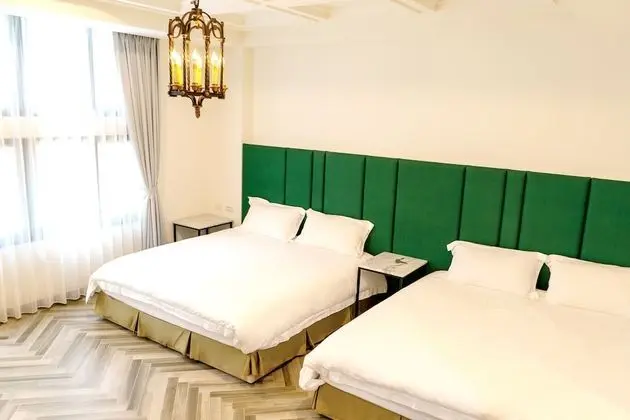Deluxe Dört Kişilik Oda (2A)