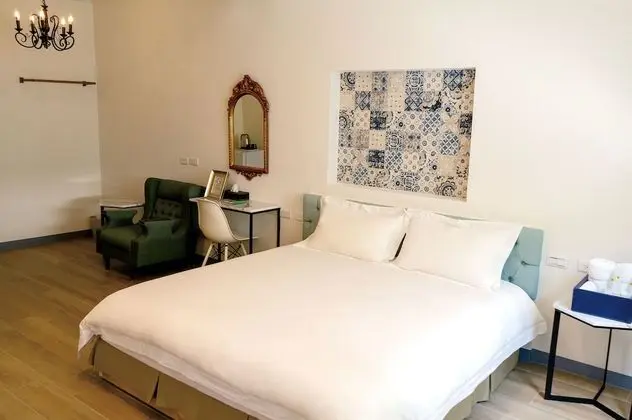 Deluxe Tek Büyük Yataklı Oda (2B)