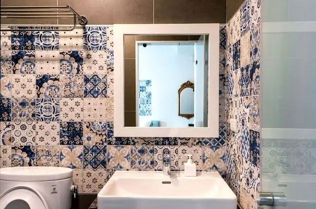 Deluxe Tek Büyük Yataklı Oda (2B)
