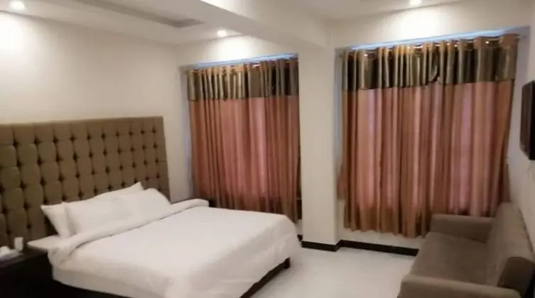 Luxury Tek Büyük Yataklı Oda