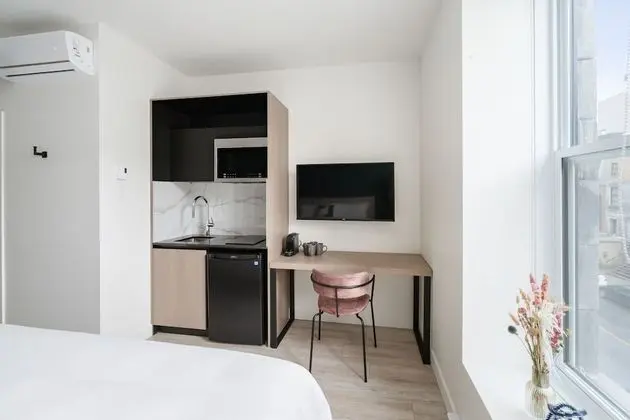 Deluxe Dört Kişilik Oda