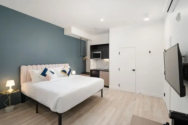 Deluxe Tek Büyük Yataklı Oda
