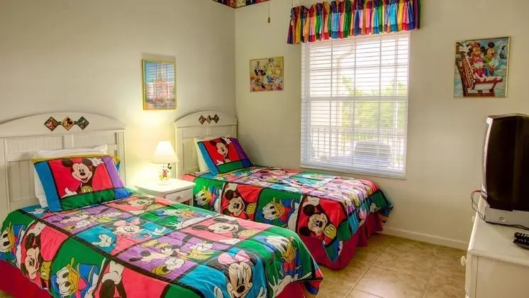 Comfort 2 Bedroom Villa with Pool Access