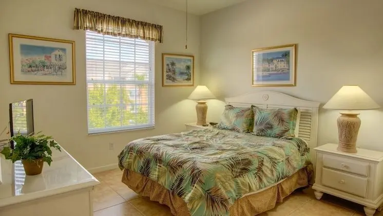Comfort 2 Bedroom Villa with Pool Access