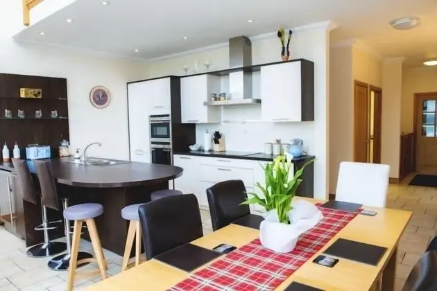 Luxury Villa (Bennachie Lodge)