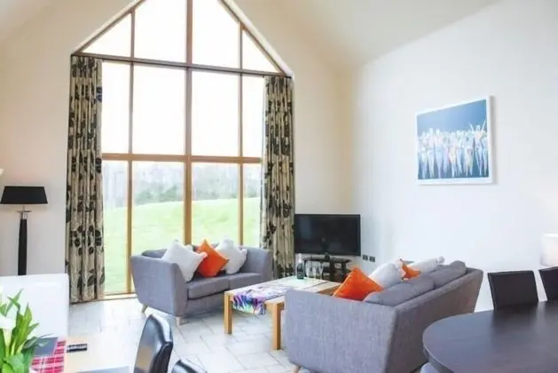 Luxury Villa (Bennachie Lodge)