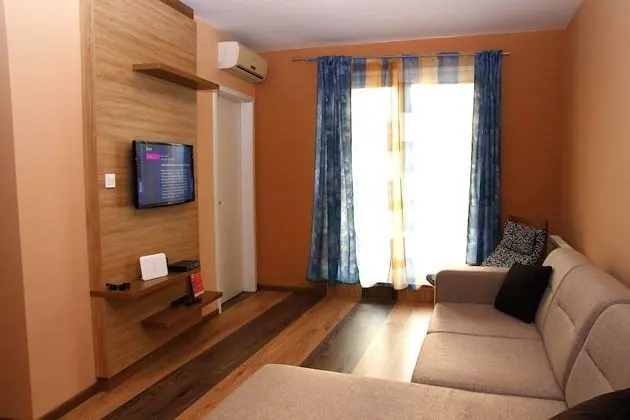 Apart Daire, 1 Büyük (Queen) Boy Yatak, Balkon, Göl Kenarı