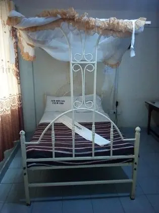 Büyük Yataklı Tek Kişilik Oda