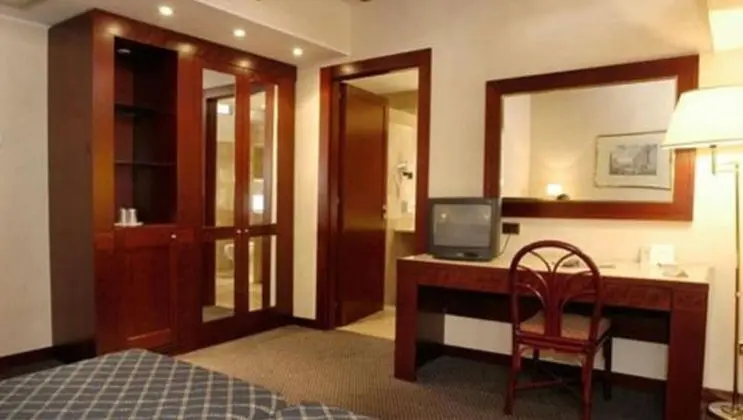 Standard Büyük Yataklı Tek Kişilik Oda