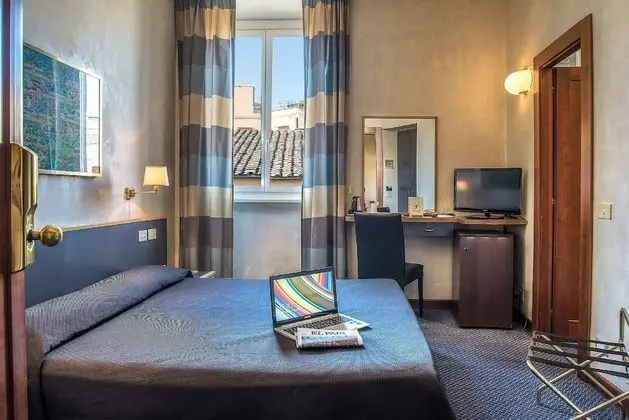 Standard Tek Büyük veya İki Ayrı Yataklı Oda