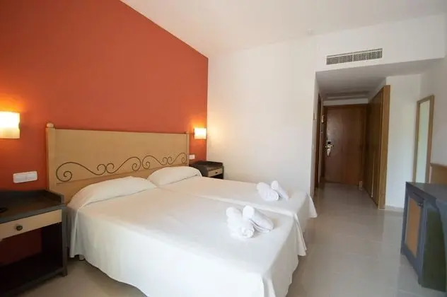 Standard Tek Büyük Yataklı Oda (1 Adult + 1 Child)