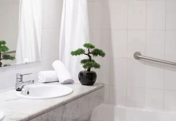 Standard Tek Büyük Yataklı Oda (1 Adult + 1 Child)