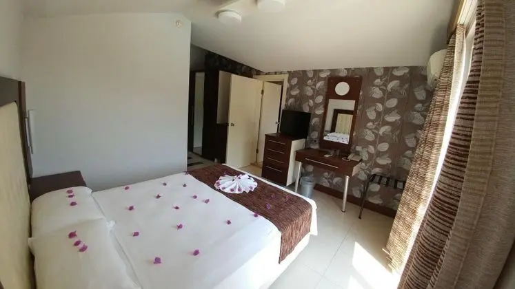 Aile Odası, Bahçe Manzaralı