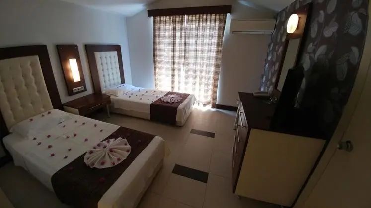 Aile Odası, Bahçe Manzaralı