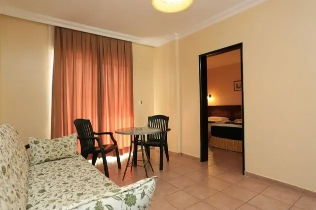 Apartment, Kara veya Havuz Manzaralı