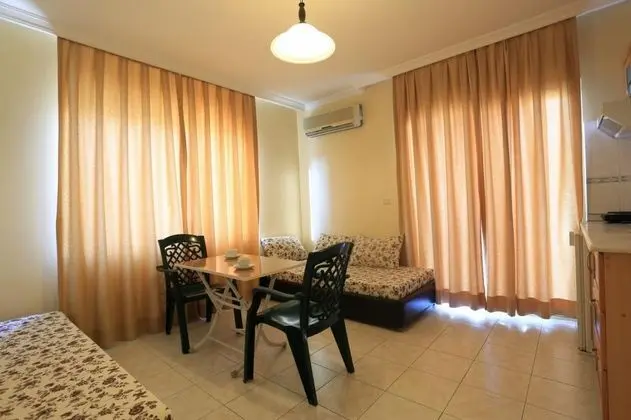 Apartment, Kara veya Havuz Manzaralı