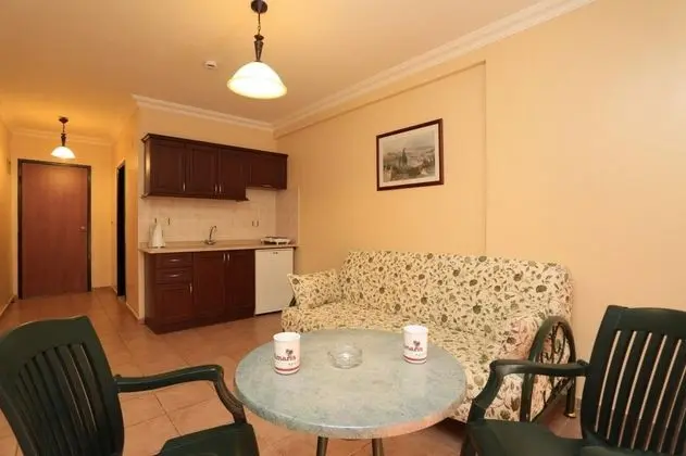 Apartment, Kara veya Havuz Manzaralı