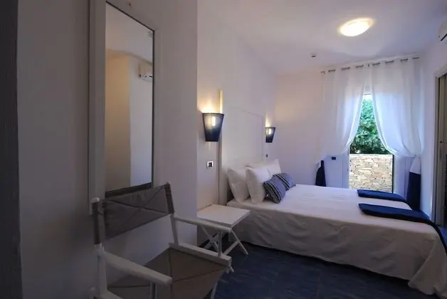 Büyük Yataklı Tek Kişilik Oda