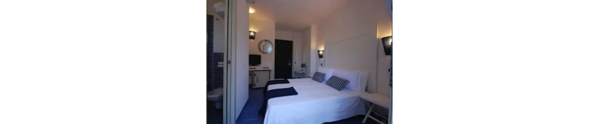 Büyük Yataklı Tek Kişilik Oda