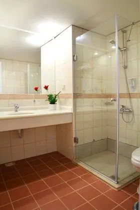 https://imagessl.etstur.com/files/images/hotelImages/TR/51077/l/Club-Aqua-Plaza-Oda-183841.jpg