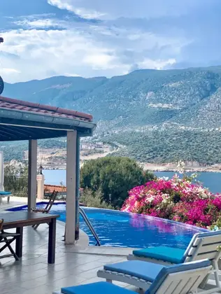 Ozel Havuzlu Villa Villa