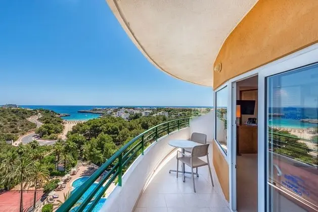 Superior Tek Büyük Yataklı Oda, Deniz Manzaralı (2 Adults + 1 Child)