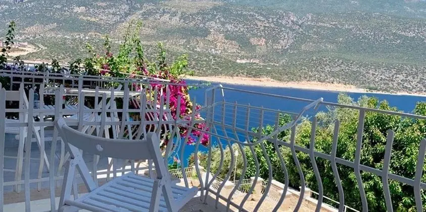 Deniz Manzaralı Standard Oda