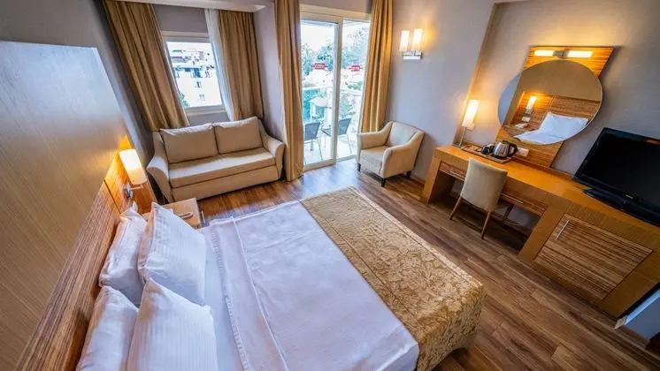 https://images.etstur.com/imgproxy/resize/2560x1440/files/images/hotelImages/etsrooms/852/Grand_Cettia_Hotel_20250109142604_1.JPG
