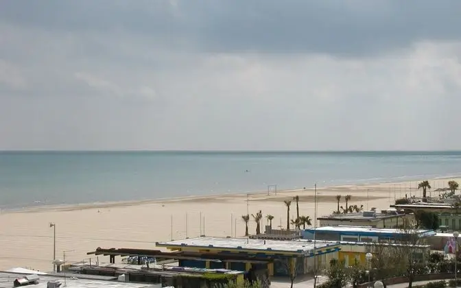 Standard Tek Büyük veya İki Ayrı Yataklı Oda, Kısmi Deniz Manzaralı