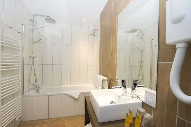 Tek Büyük Yataklı Oda, Balkon