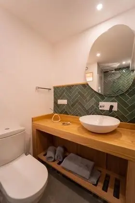 Bahçe Katı Standart Oda, Havuz ve Bahçe Manzaralı, Balkon veya Teraslı