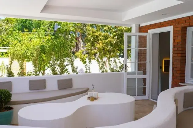 Bahçe Katı Standart Oda, Havuz ve Bahçe Manzaralı, Balkon veya Teraslı