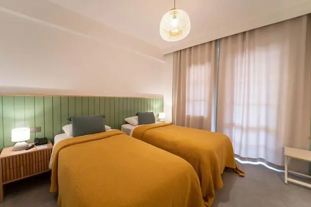 Bahçe Katı Standart Oda, Havuz ve Bahçe Manzaralı, Balkon veya Teraslı