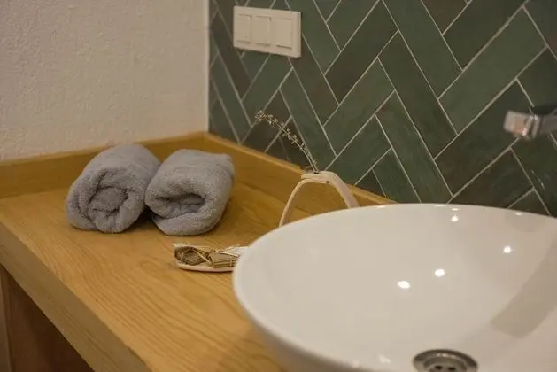 Bahçe Katı Standart Oda, Havuz ve Bahçe Manzaralı, Balkon veya Teraslı