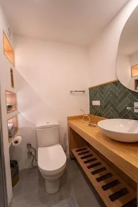 Bahçe Katı Standart Oda, Havuz ve Bahçe Manzaralı, Balkon veya Teraslı