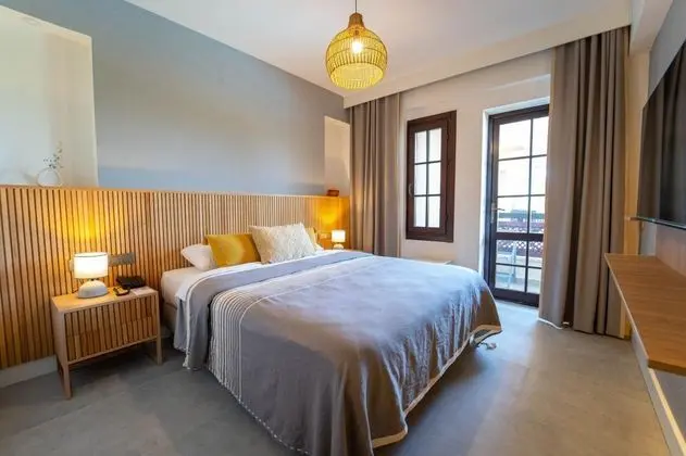 Standart Oda, Havuz ve Bahçe Manzaralı, Balkon veya Teraslı